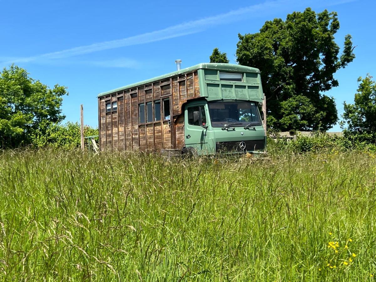 The Hoot Romantic Glamping Southwick  외부 사진